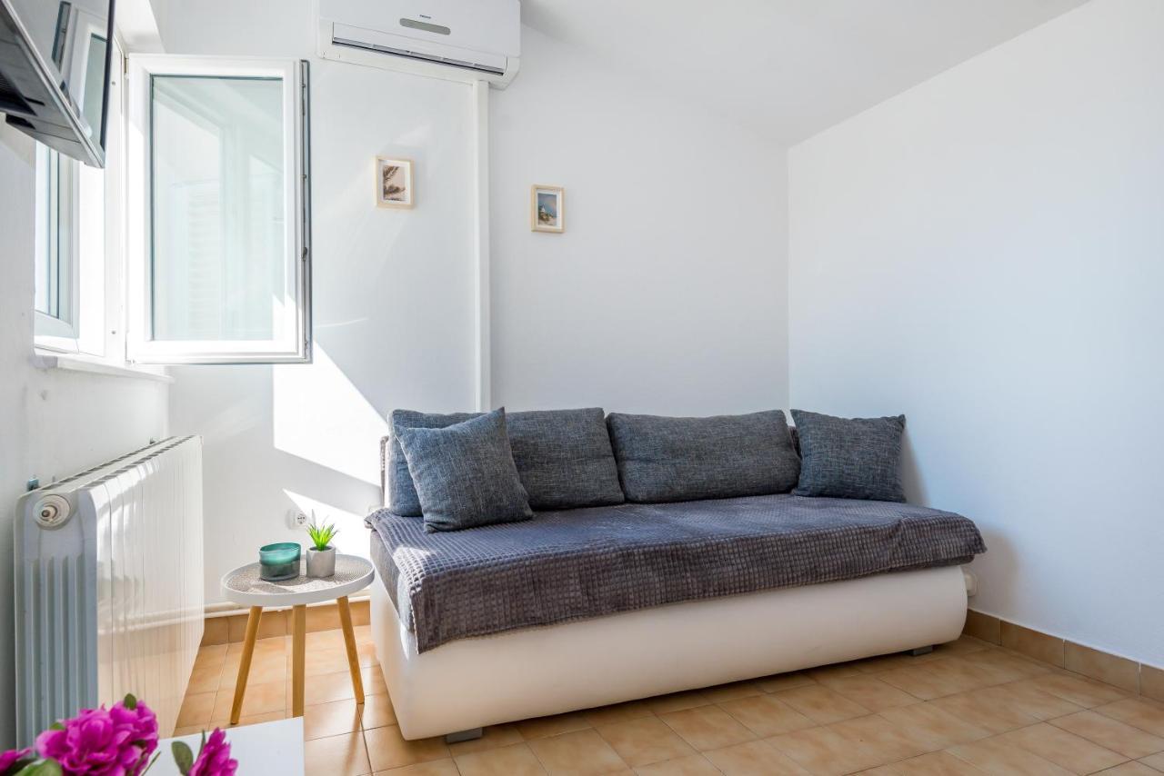 Apartment And Rooms Dalmatiko Vodice Exterior foto