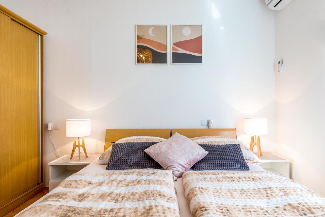 Apartment And Rooms Dalmatiko Vodice Exterior foto