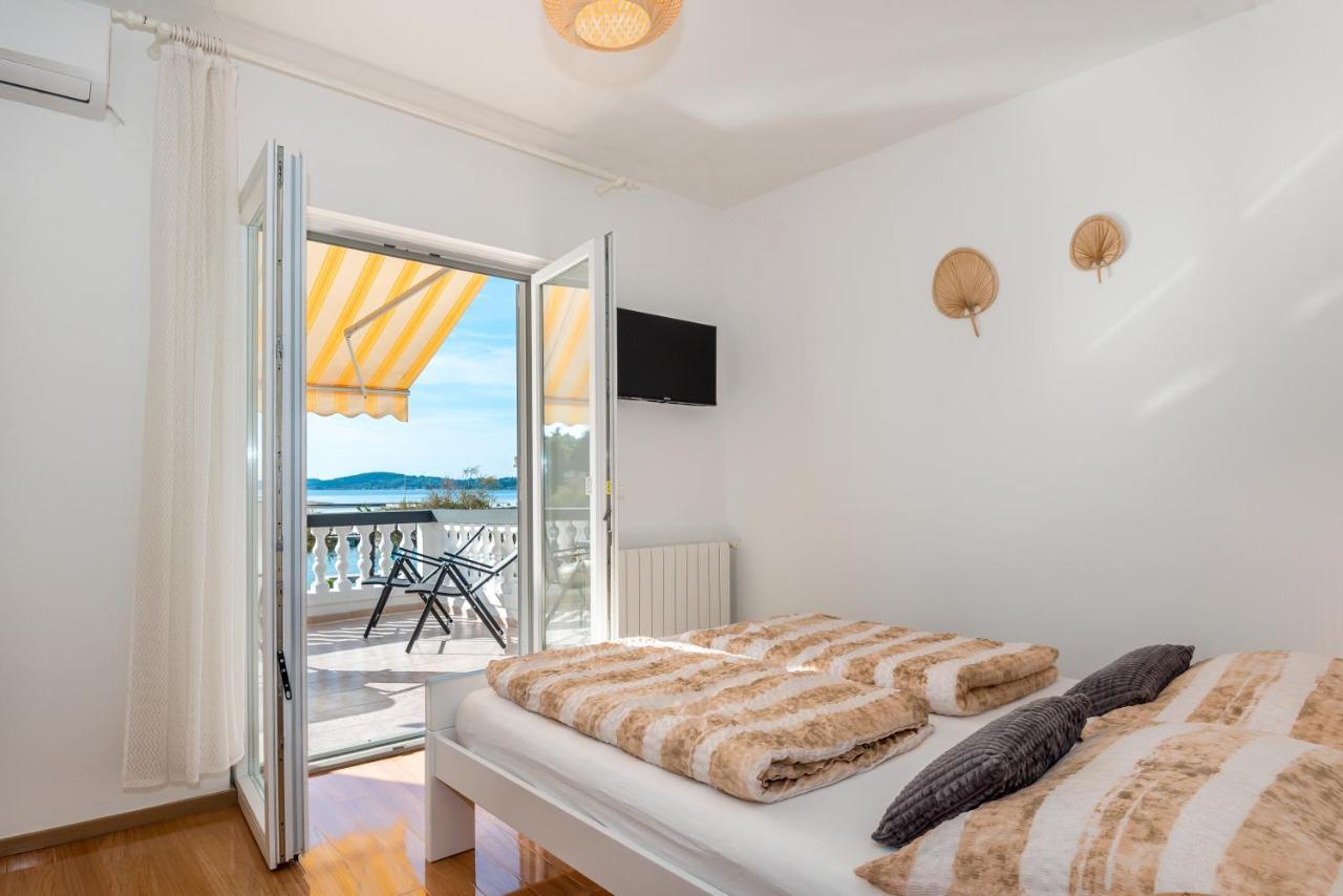 Apartment And Rooms Dalmatiko Vodice Exterior foto