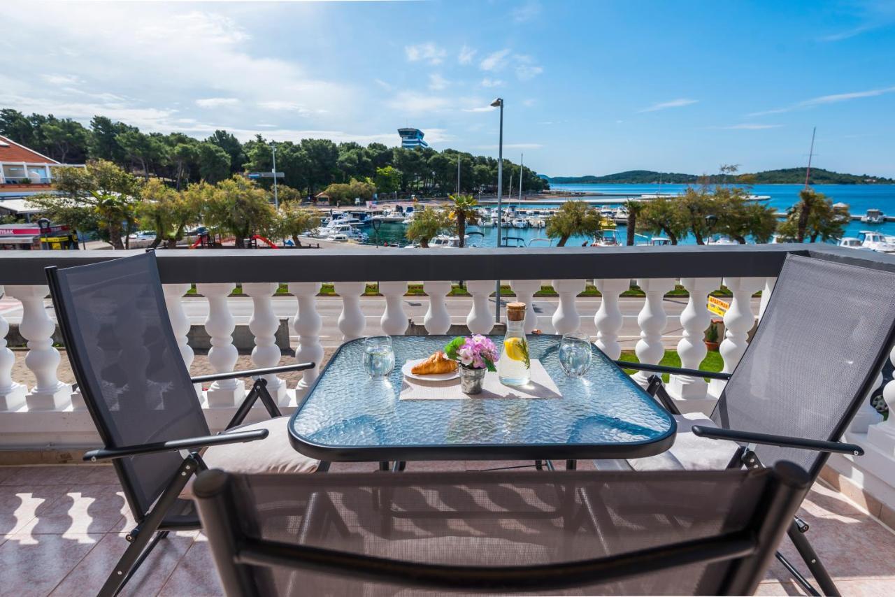 Apartment And Rooms Dalmatiko Vodice Exterior foto